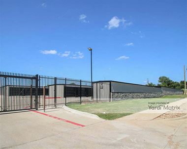 Storage Units for Rent available at 3905 North Main Street, Cleburne, TX 76033