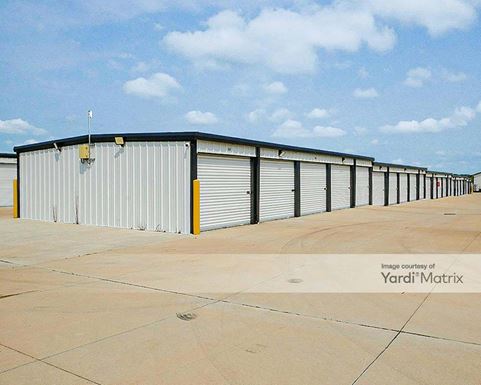 Photo 3 of Cedar Crossing Storage - 3556 Marnie Avenue, Waterloo, IA