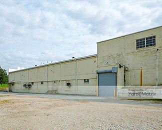 Photo 2 of Castle Storage - 300 Ansborough Avenue, Waterloo, IA
