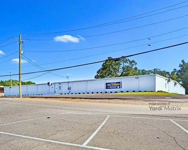 Storage Units for Rent available at 2245 1st Street NW, Center Point, AL 35215