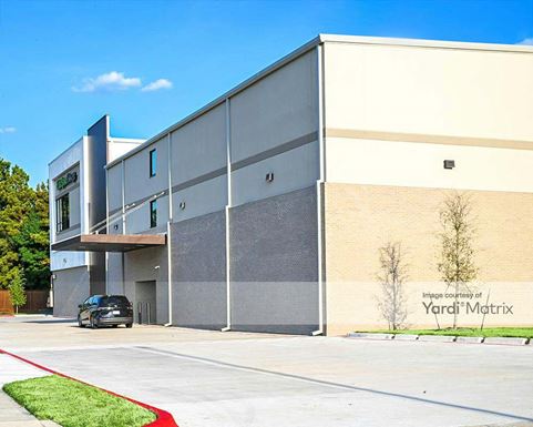 Photo 4 of Extra Space Storage - 3792 Rayford Road, Spring, TX