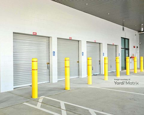 Photo 3 of CubeSmart Self Storage - 1934 West 34th Street, Houston, TX